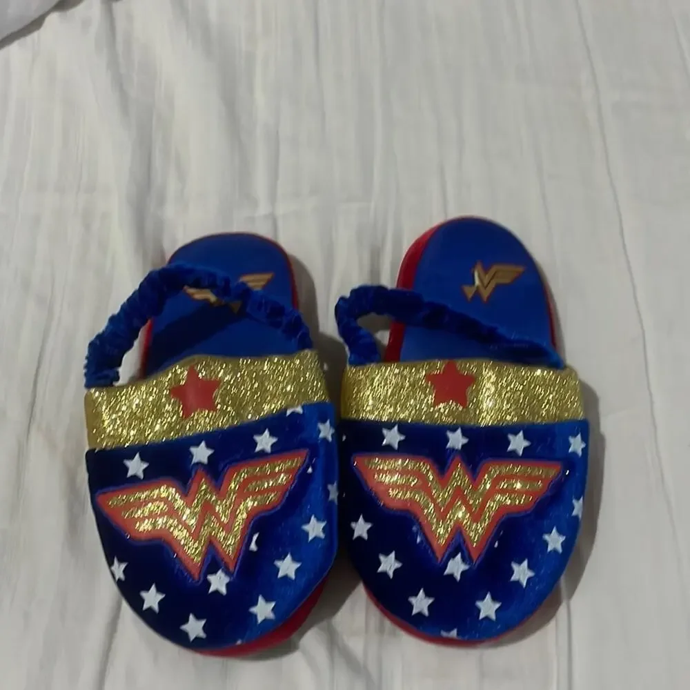 Wonder woman blue red  M 9/10 slip on elastic heels strap slipper nwot